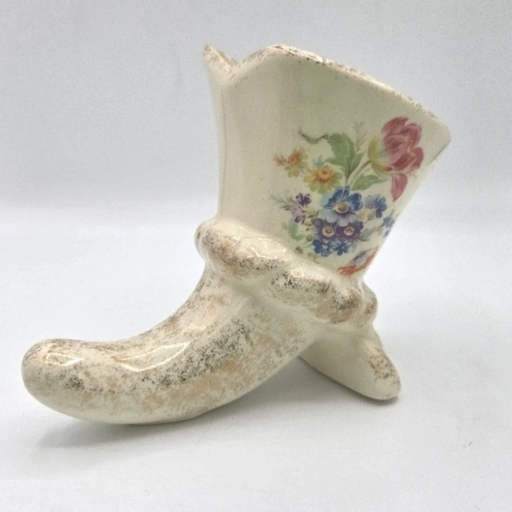 Vintage Royal China 22KT Weeping Gold Floral‎ Porcelain Pixie Shoe Vase